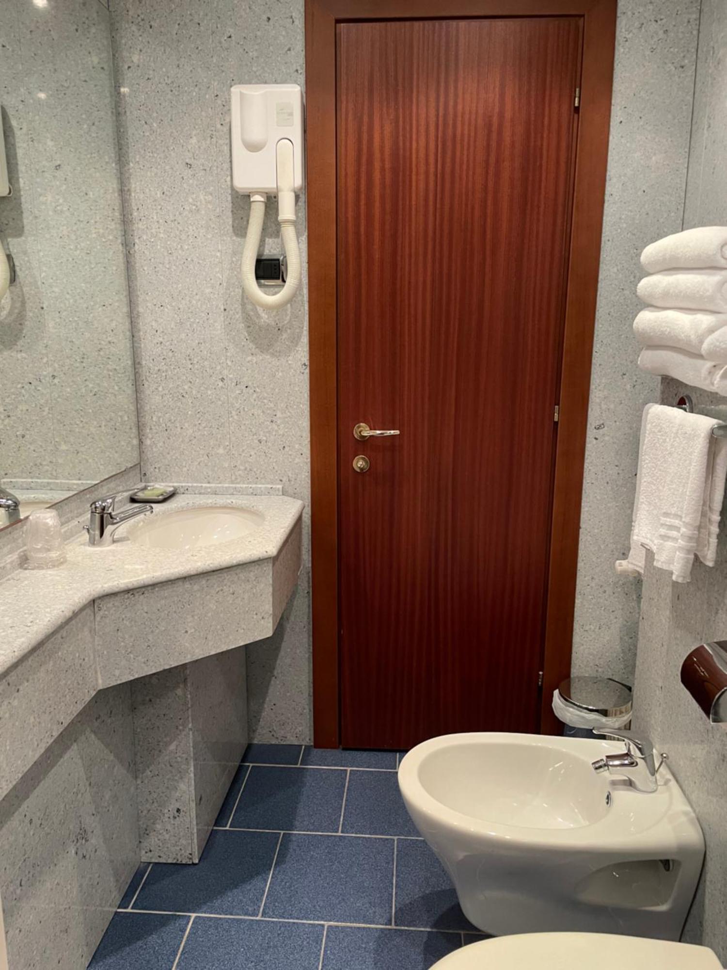 Hotel Mondial Рапалло Номер фото