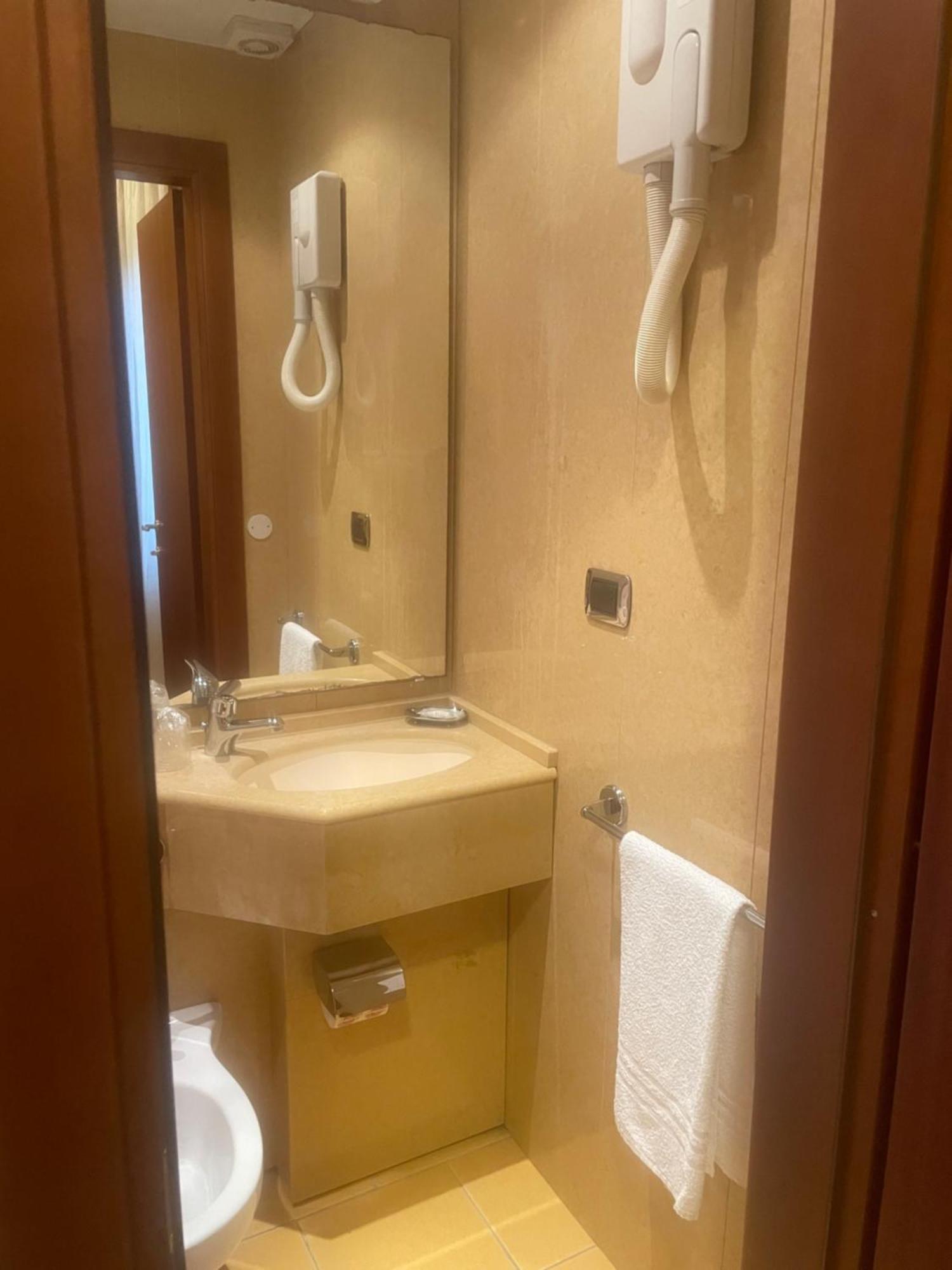 Hotel Mondial Рапалло Номер фото