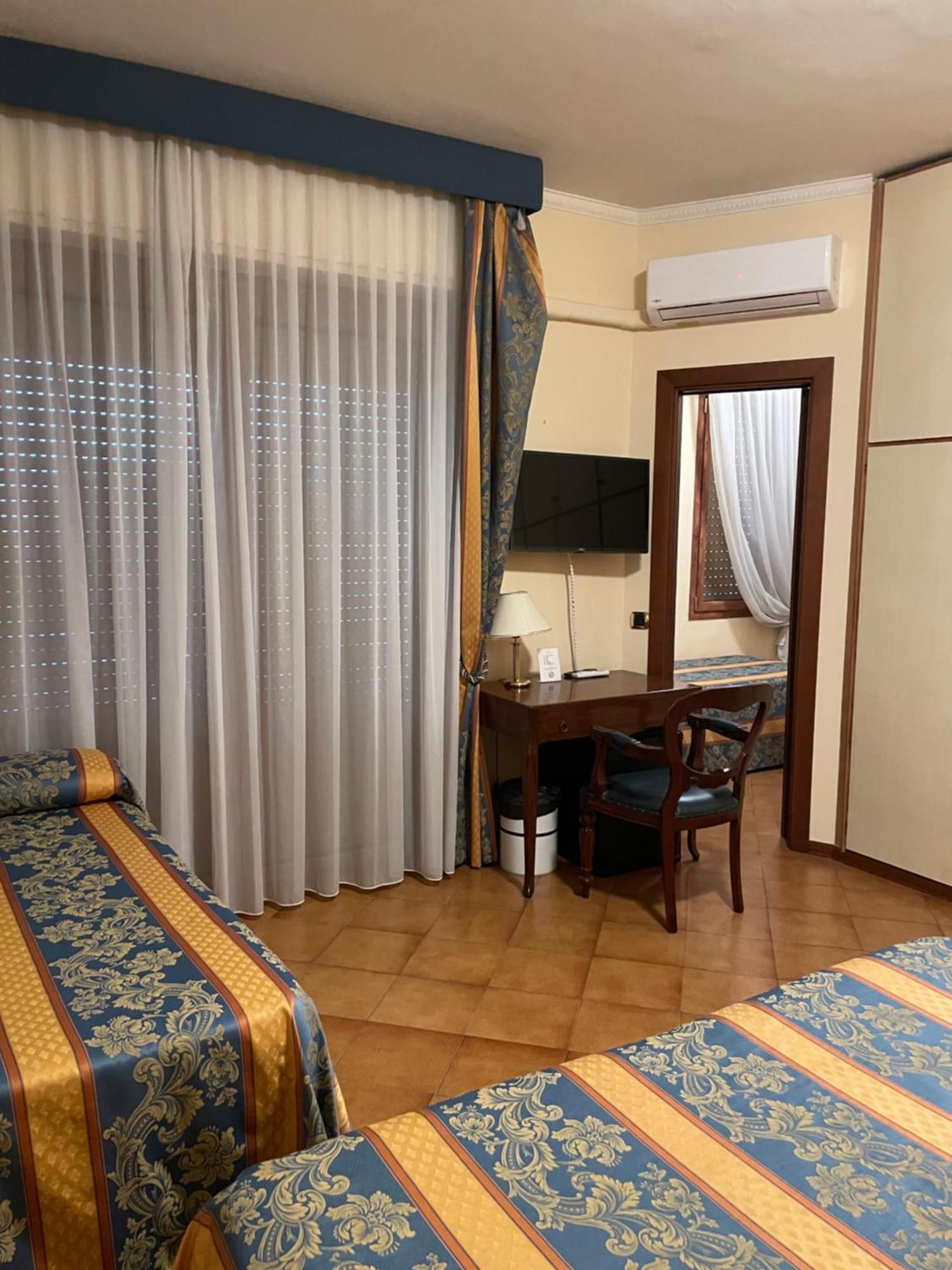 Hotel Mondial Рапалло Номер фото