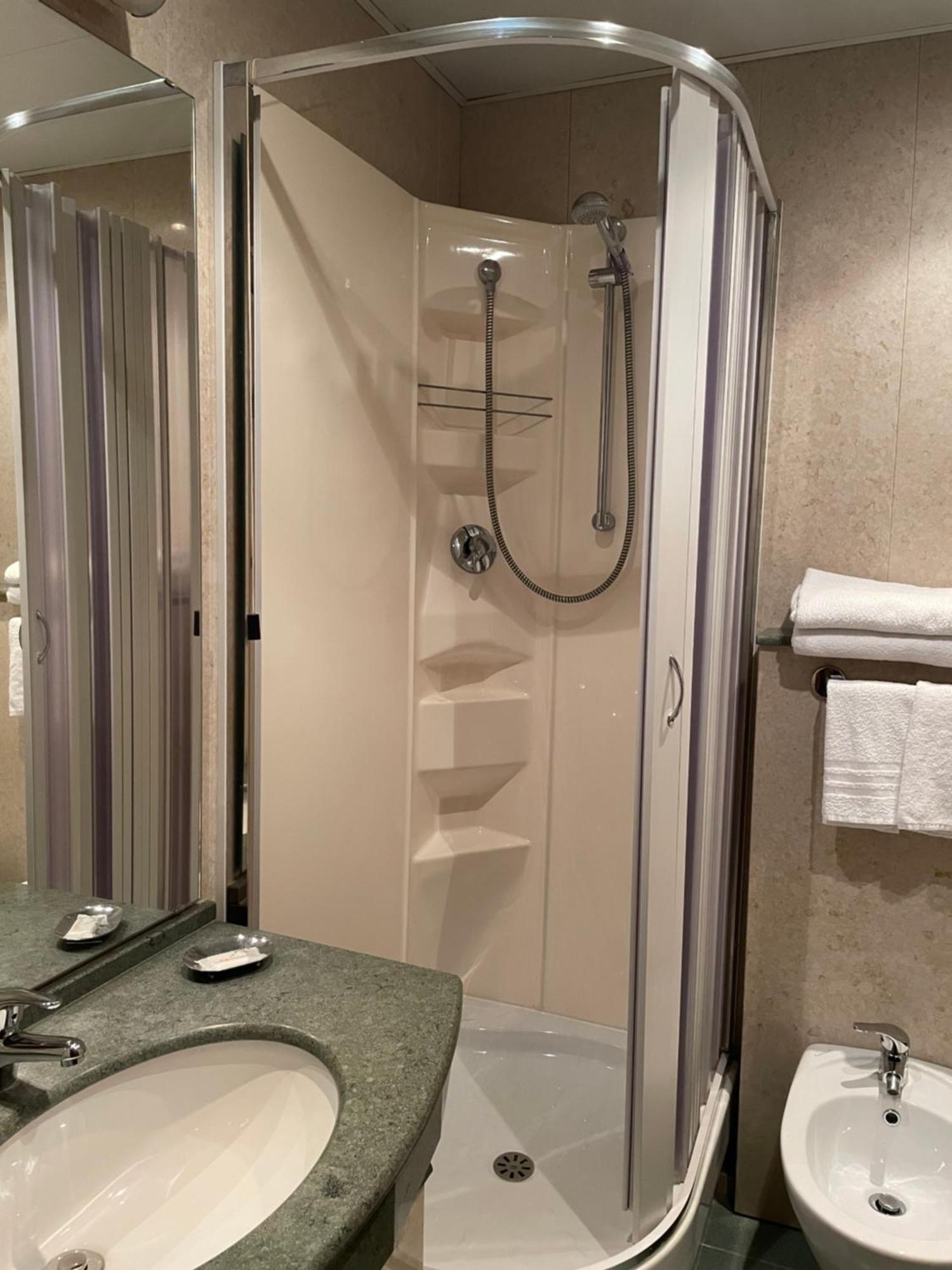 Hotel Mondial Рапалло Номер фото