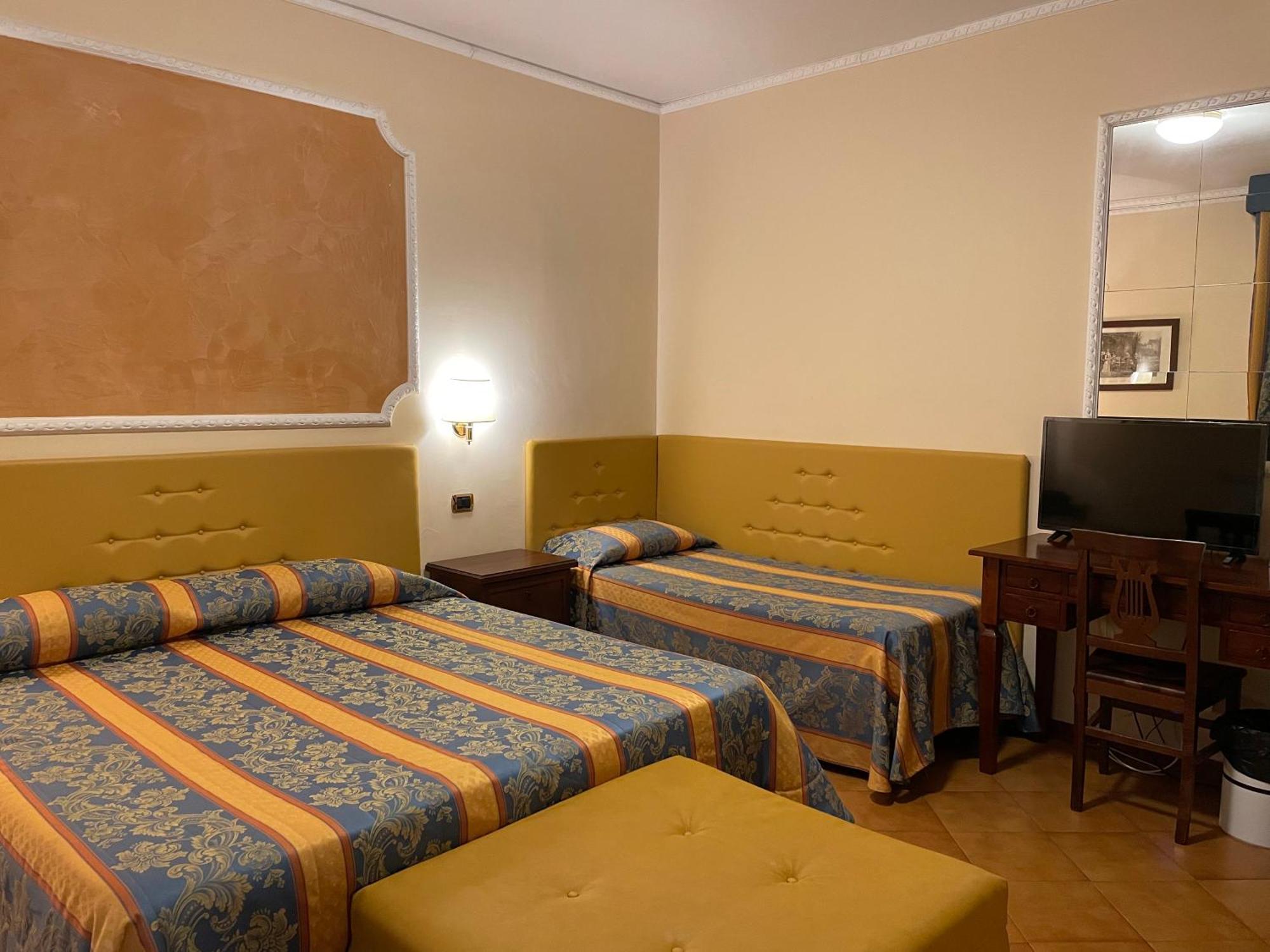 Hotel Mondial Рапалло Номер фото
